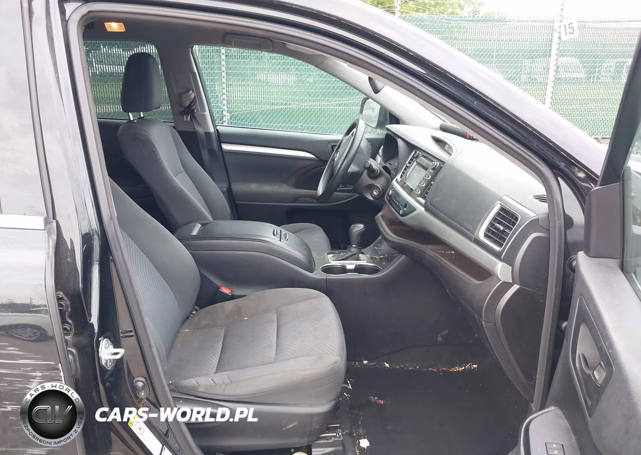 2016 Toyota Highlander Le V6 VIN:5TDBKRFH1GS272486 - 5