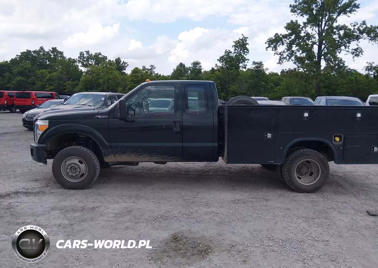 2015 Ford F-350 Chassis Lariat-Xl-Xlt VIN:1FD8X3H68FED32025 - 14