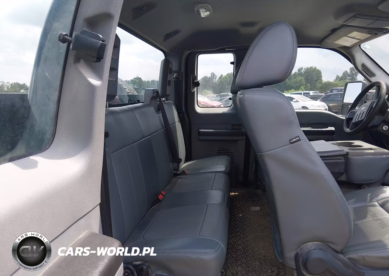 2015 Ford F-350 Chassis Lariat-Xl-Xlt VIN:1FD8X3H68FED32025 - 8