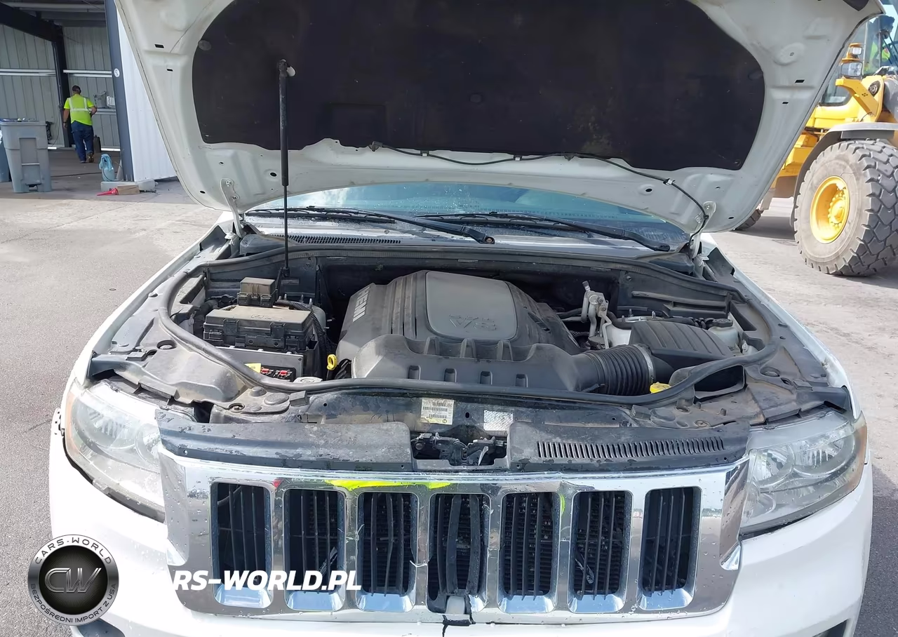 2011 Jeep Grand Cherokee Laredo VIN:1J4RR4GT1BC632411 - 10