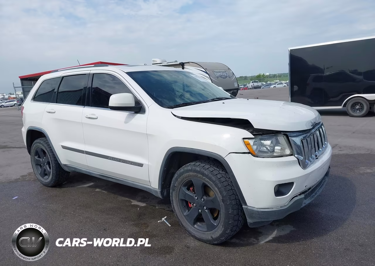 2011 Jeep Grand Cherokee Laredo VIN:1J4RR4GT1BC632411 - 13