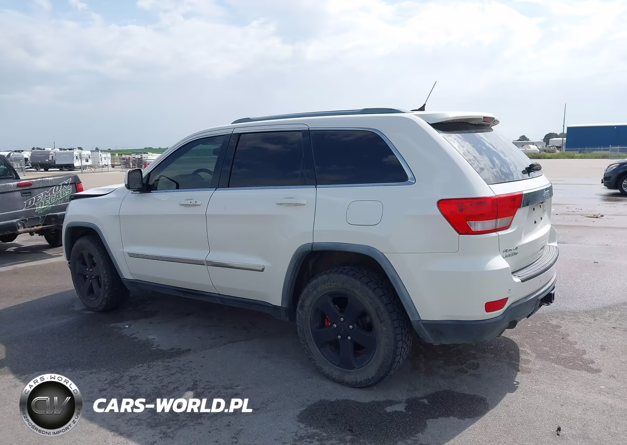 2011 Jeep Grand Cherokee Laredo VIN:1J4RR4GT1BC632411 - 14