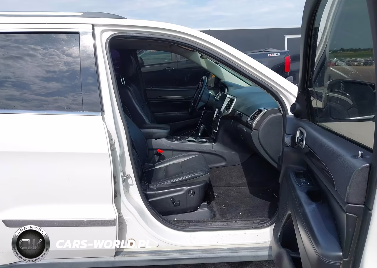 2011 Jeep Grand Cherokee Laredo VIN:1J4RR4GT1BC632411 - 5