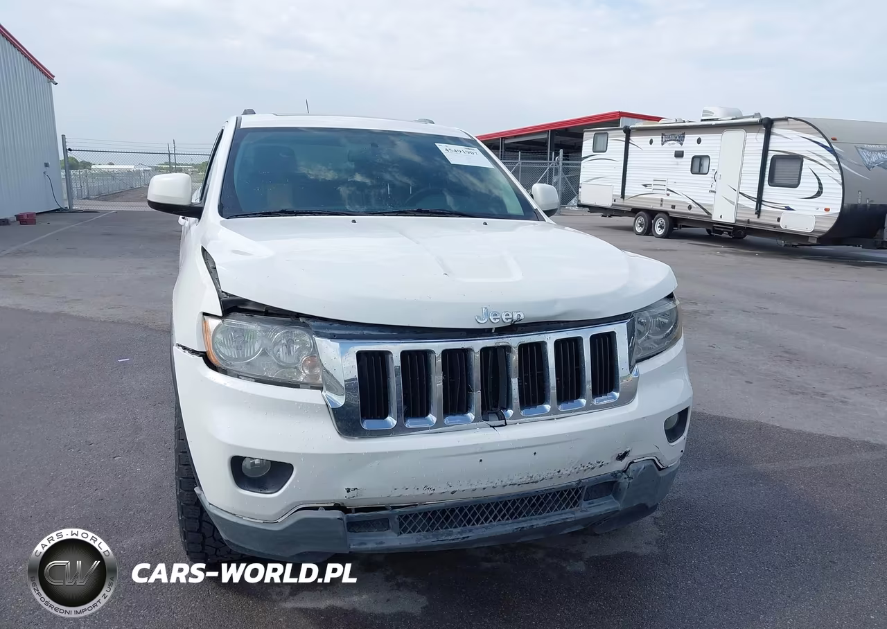 2011 Jeep Grand Cherokee Laredo VIN:1J4RR4GT1BC632411 - 6