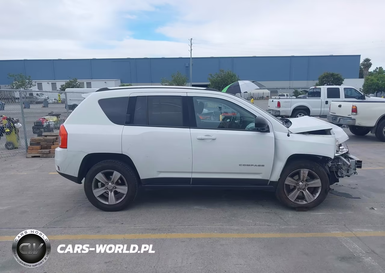 2013 Jeep Compass Latitude VIN:1C4NJDEB6DD192396 - 14