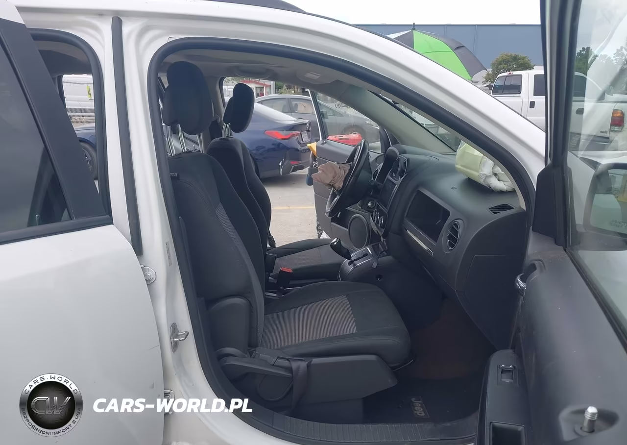 2013 Jeep Compass Latitude VIN:1C4NJDEB6DD192396 - 5