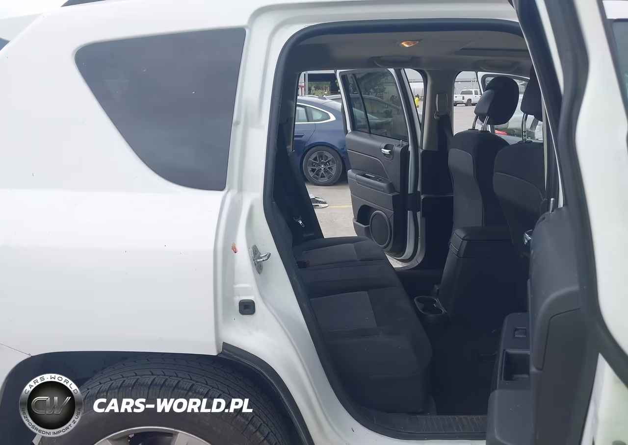 2013 Jeep Compass Latitude VIN:1C4NJDEB6DD192396 - 8