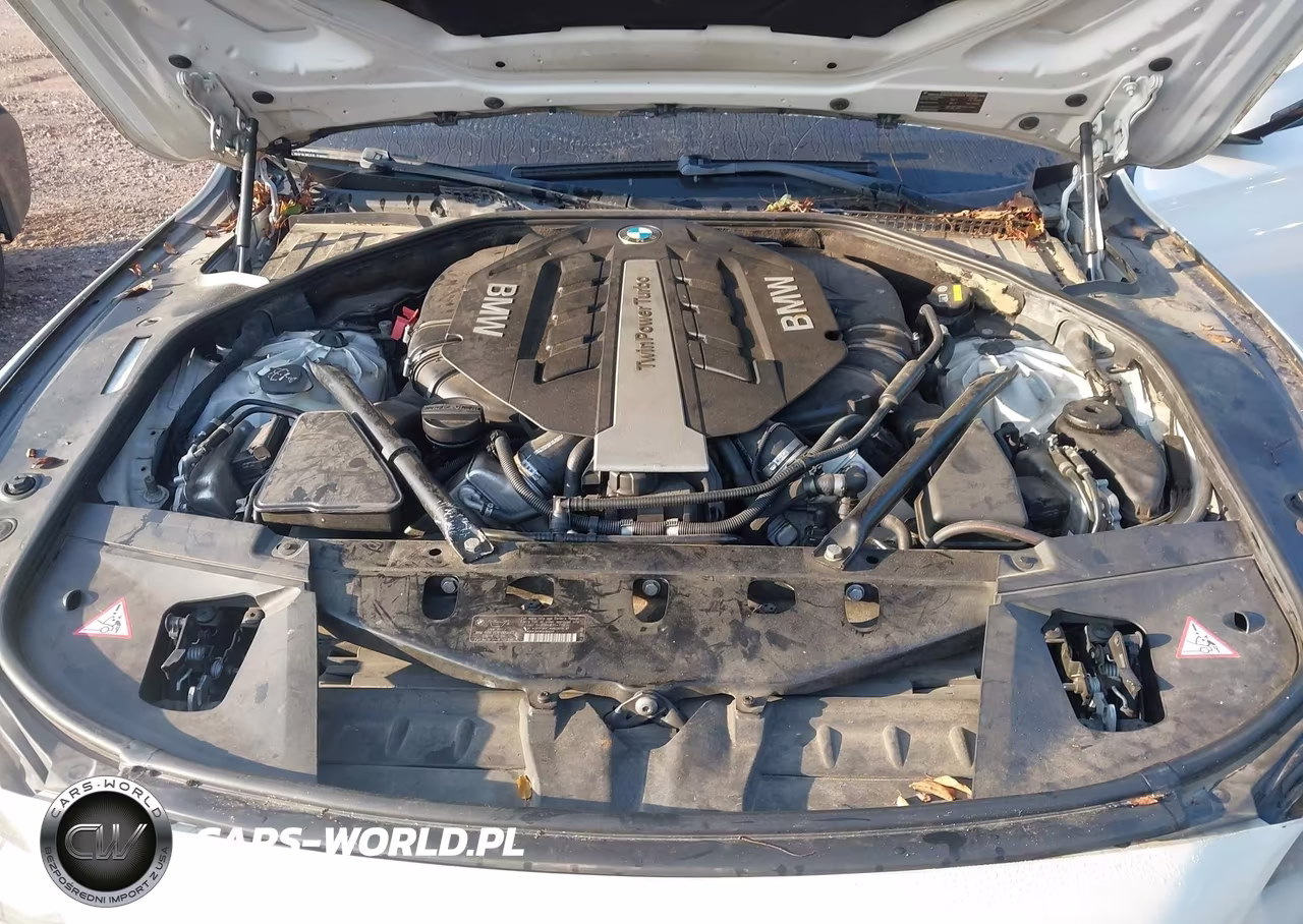 2015 BMW 750Li xDrive VIN:WBAYF8C51FD653989 - 10