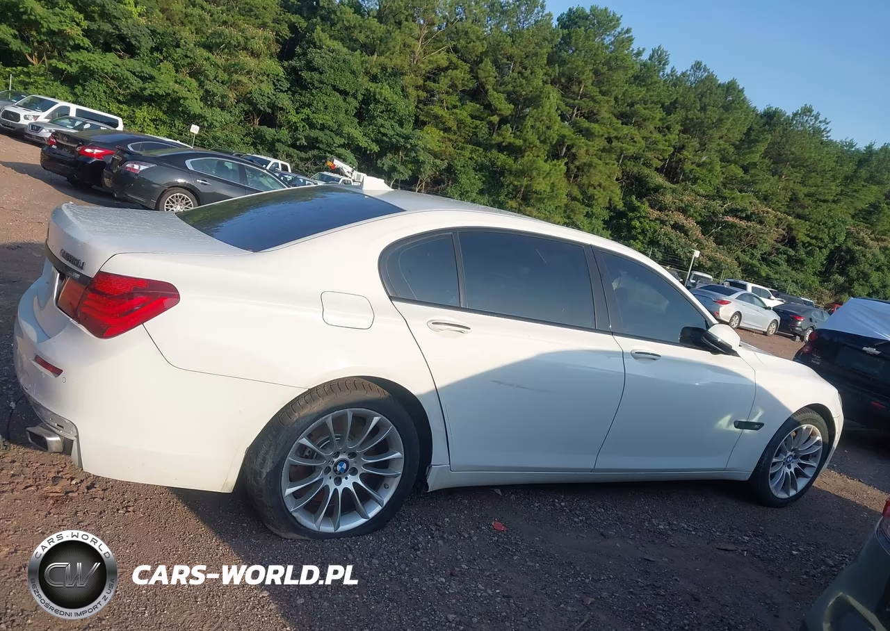 2015 BMW 750Li xDrive VIN:WBAYF8C51FD653989 - 13