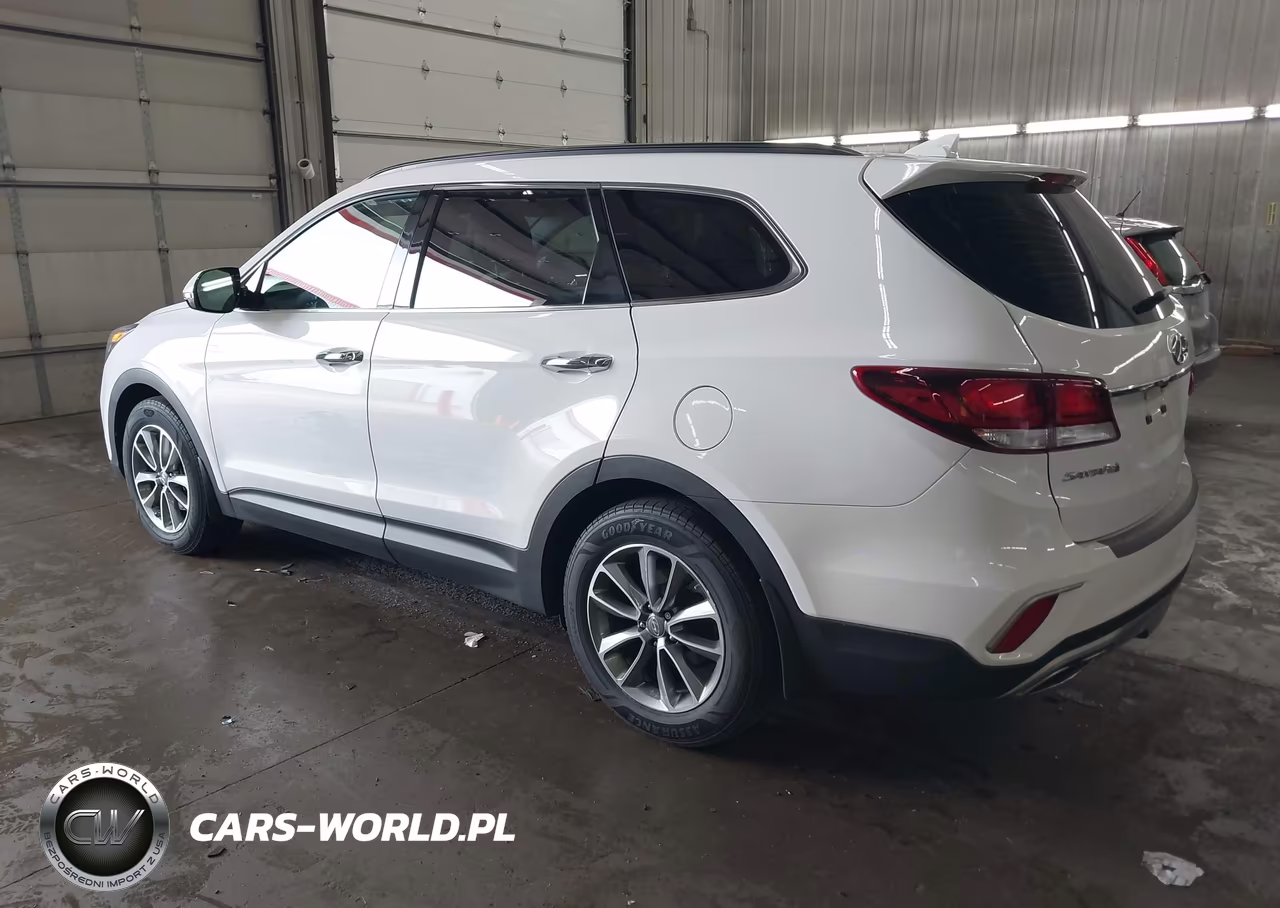 2018 Hyundai Santa Fe Se VIN:KM8SNDHF0JU285637 - 3