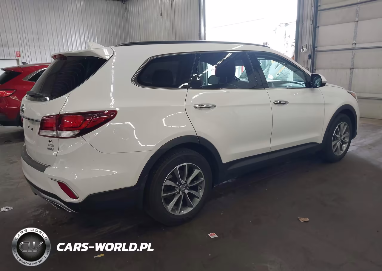 2018 Hyundai Santa Fe Se VIN:KM8SNDHF0JU285637 - 4