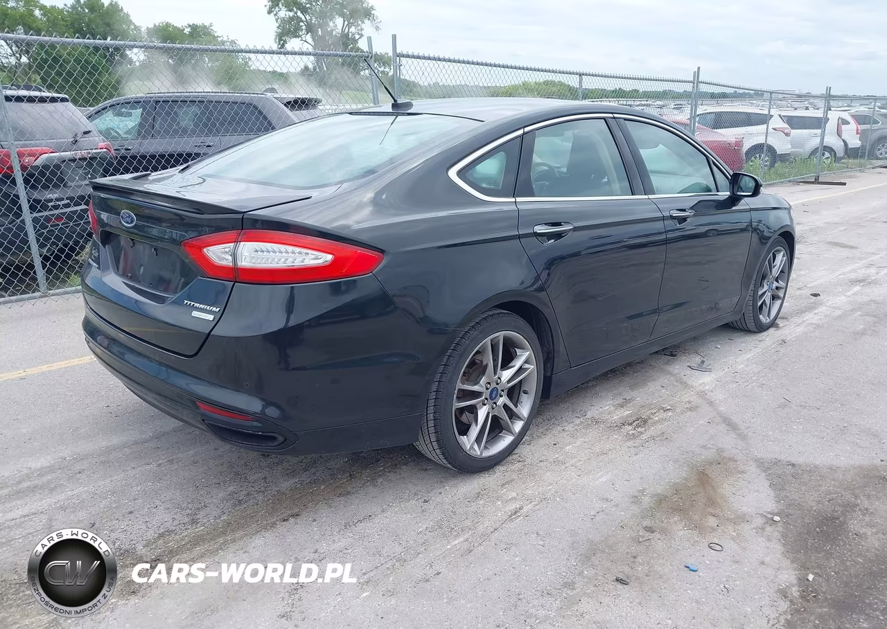 2013 Ford Fusion Titanium VIN:3FA6P0K92DR168722 - 4