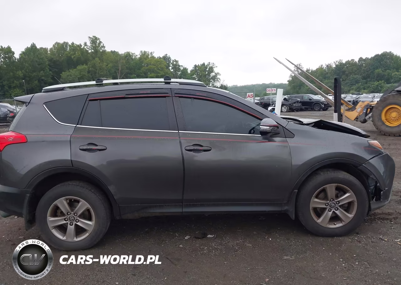 2015 Toyota Rav4 Xle VIN:2T3RFREV3FW334395 - 13