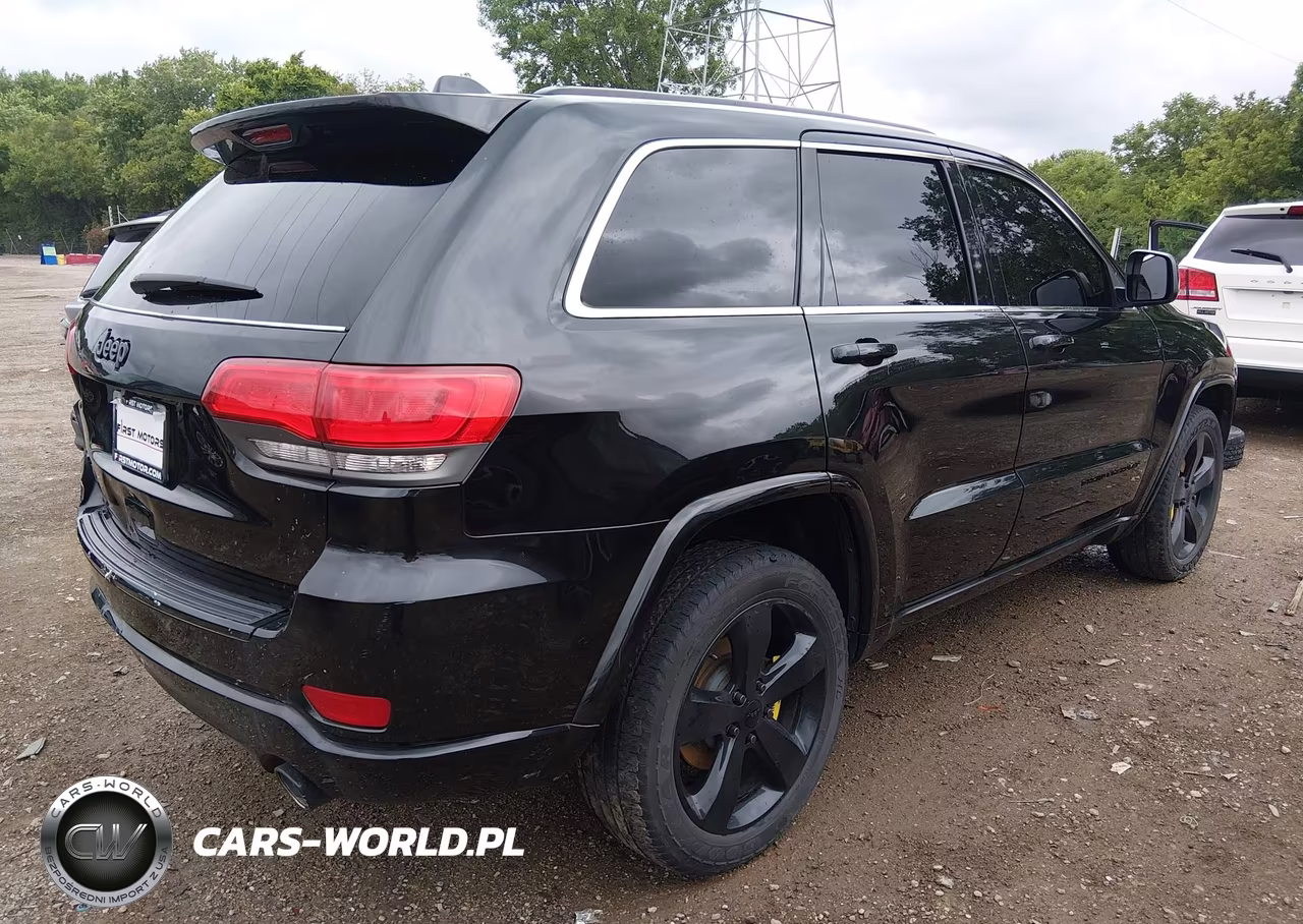 2015 Jeep Grand Cherokee Altitude VIN:1C4RJFAG4FC752102 - 4