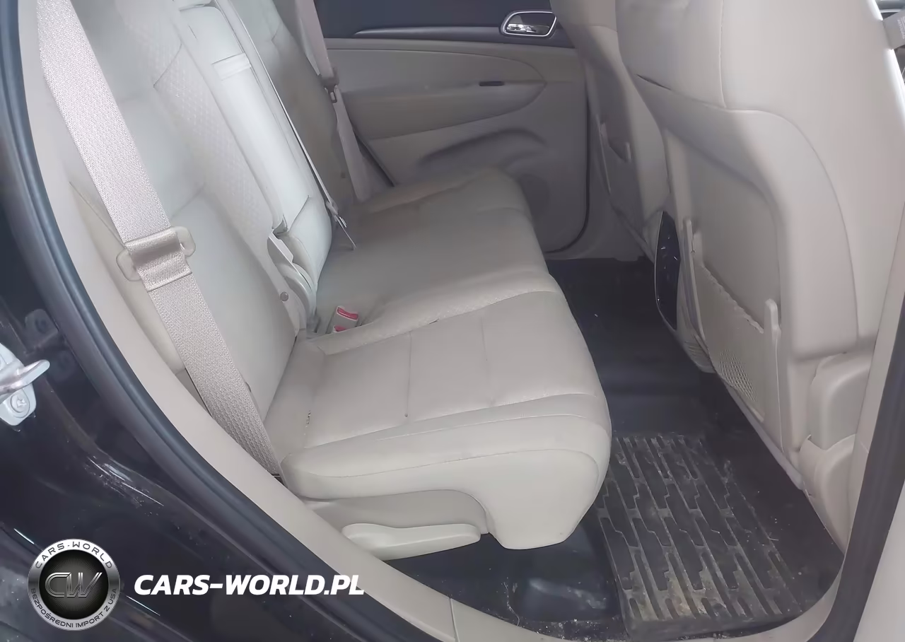 2018 Jeep Grand Cherokee Laredo E 4X4 VIN:1C4RJFAG0JC373641 - 8