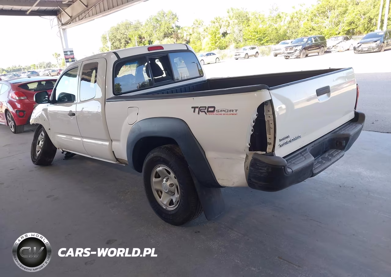 2015 Toyota Tacoma Prerunner VIN:5TFTX4GNXFX043522 - 3