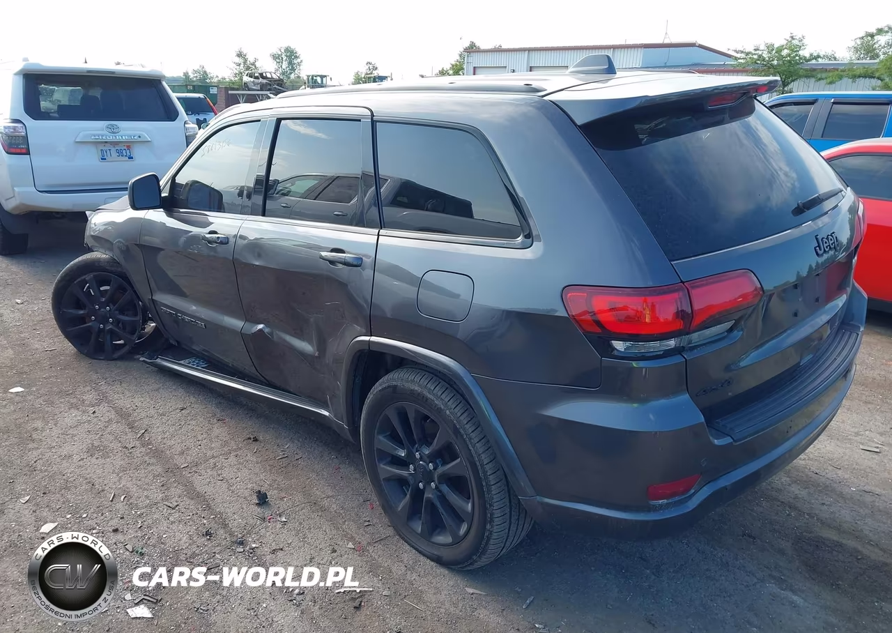 2019 Jeep Grand Cherokee Laredo VIN:1C4RJFAG1KC554927 - 3