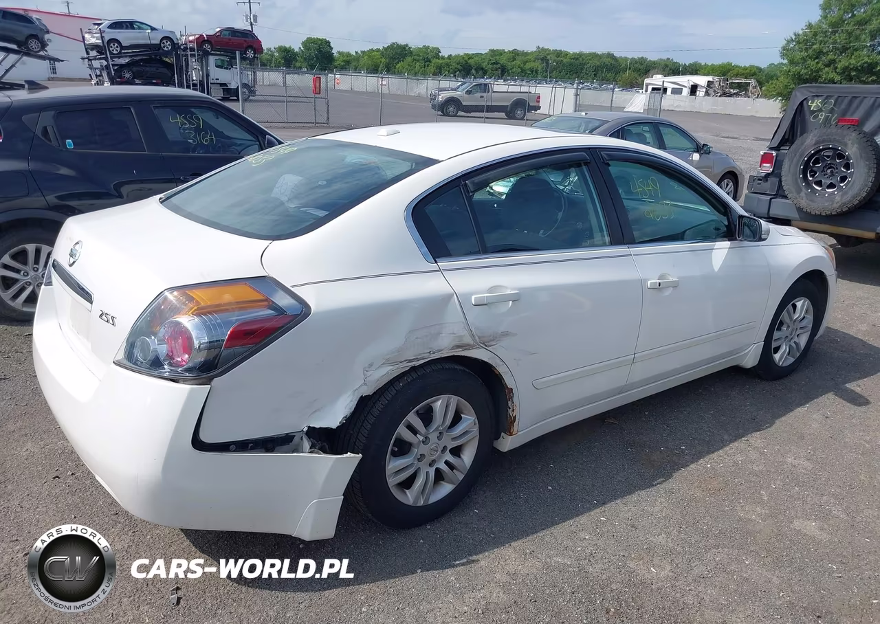2011 Nissan Altima 2.5 S VIN:1N4AL2AP6BN472685 - 4