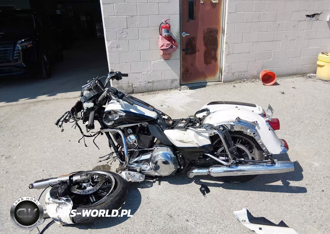 2014 Harley-Davidson Flhtcu Ultra Classic Electra Gld VIN:1HD1FCM14EB677151 - 13