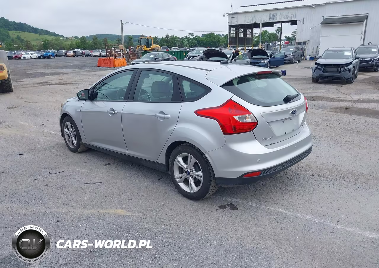 2014 Ford Focus Se VIN:1FADP3K29EL227888 - 3