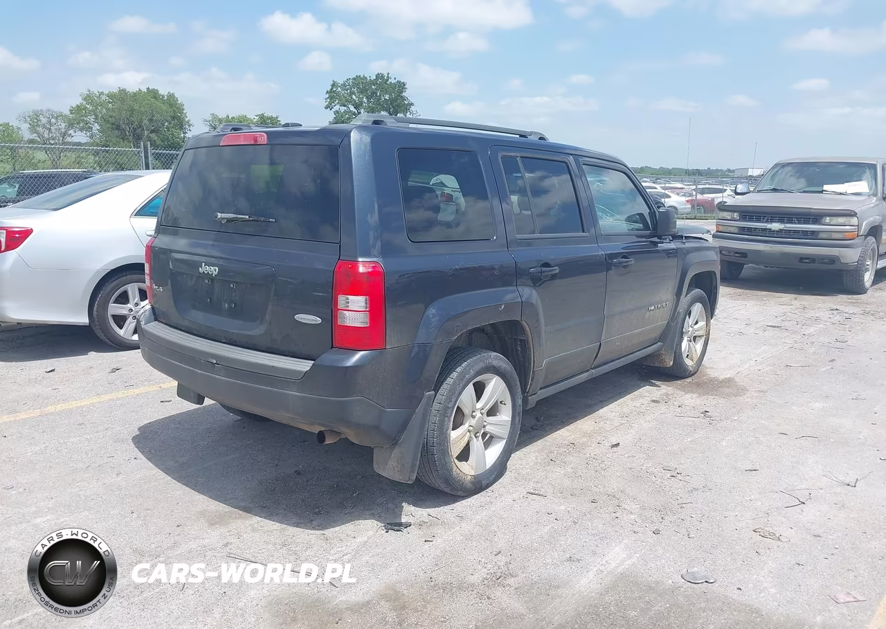 2014 Jeep Patriot Latitude VIN:1C4NJRFB2ED739032 - 4