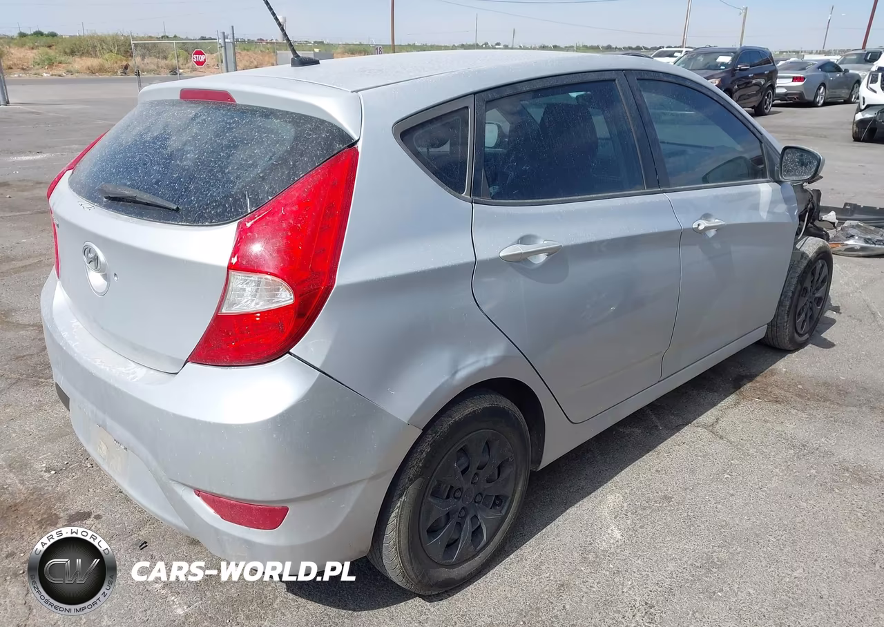 2015 Hyundai Accent Gs VIN:KMHCT5AE2FU217820 - 4