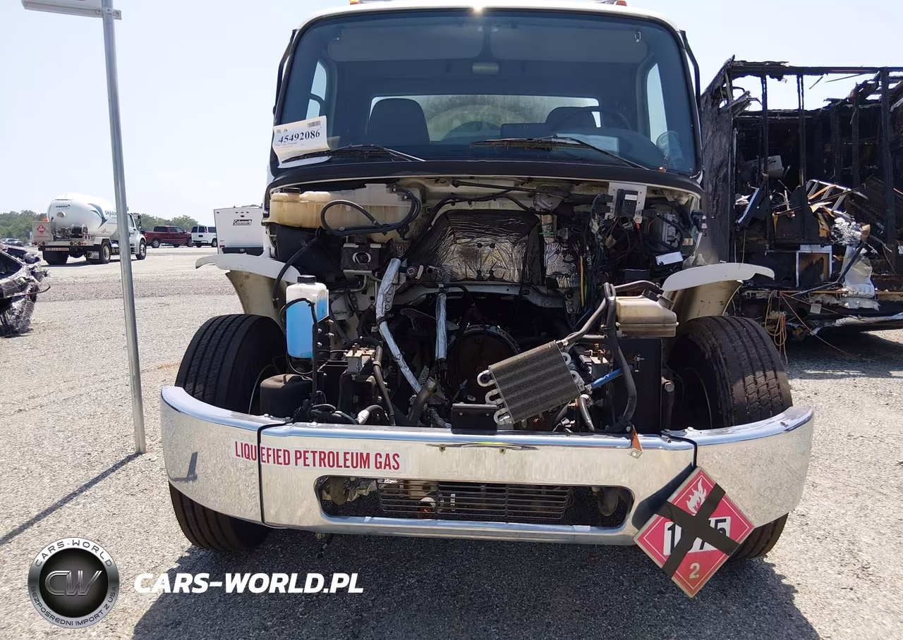2018 Freightliner S2G VIN:4UZAEDE31JCKG2472 - 16