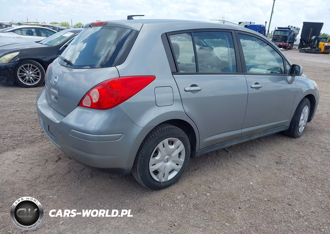 2011 Nissan Versa 1.8S VIN:3N1BC1CP1BL389903 - 4