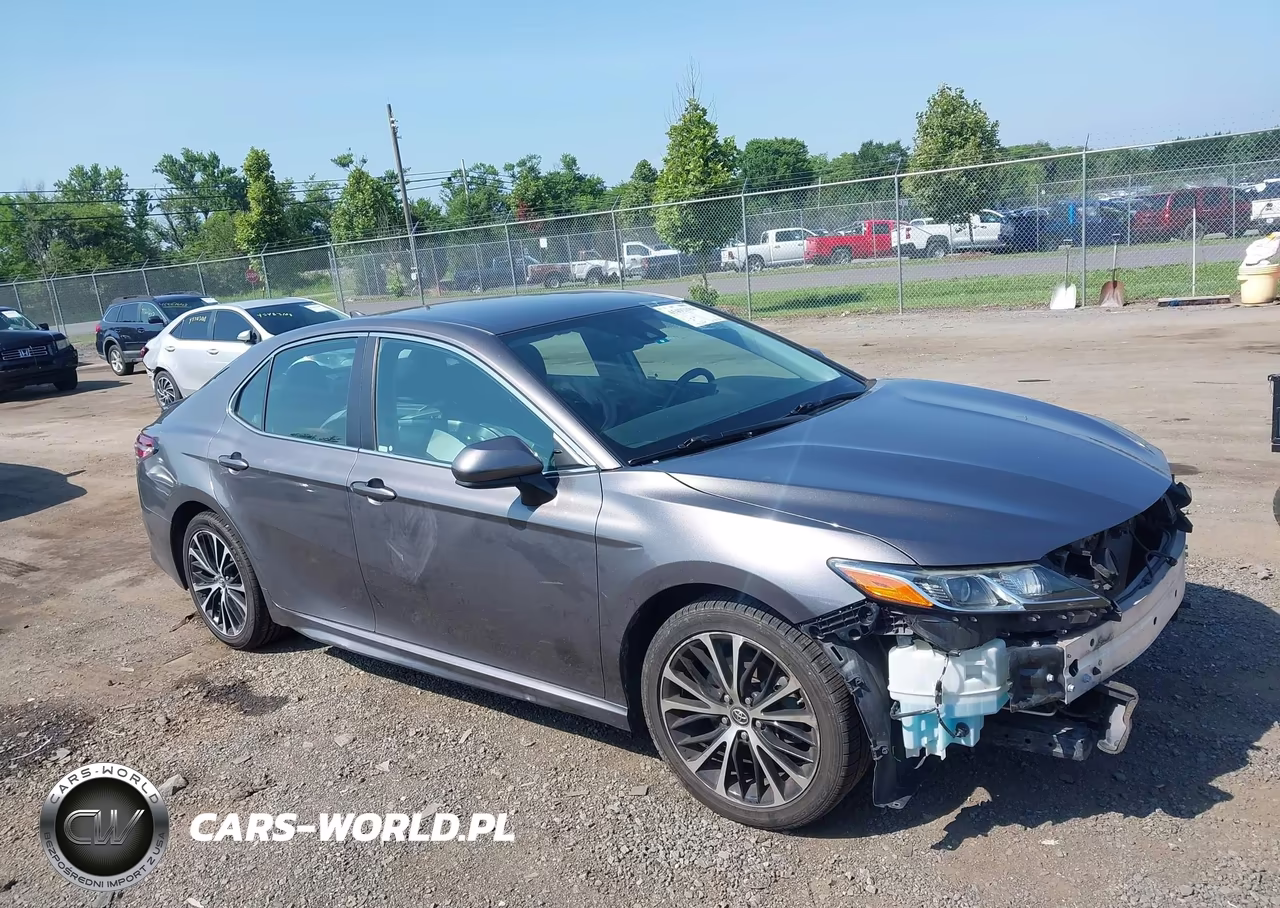 2019 Toyota Camry Se – zdjęcie 1 z 17