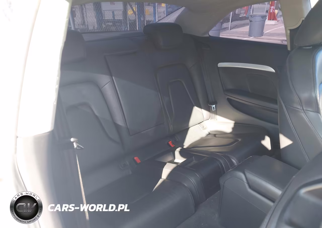 2010 Audi A5 2.0T Premium VIN:WAULFAFRXAA061453 - 8