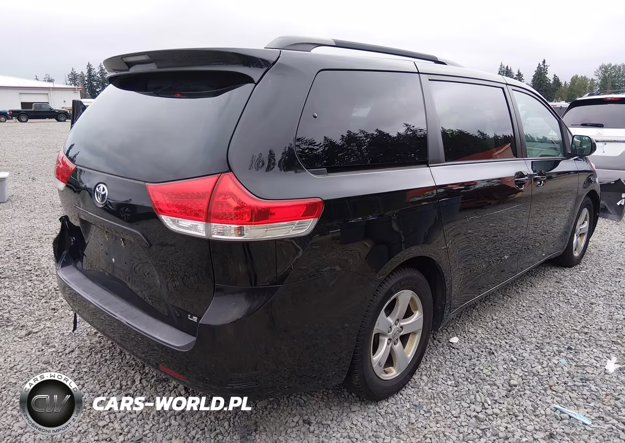 2013 Toyota Sienna Le V6 8 Passenger VIN:5TDKK3DC0DS307096 - 4