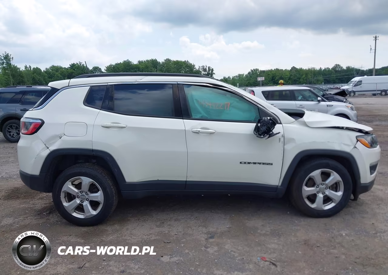 2019 Jeep Compass Latitude 4X4 VIN:3C4NJDBB9KT704213 - 13