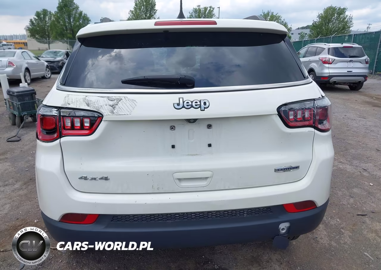 2019 Jeep Compass Latitude 4X4 VIN:3C4NJDBB9KT704213 - 16