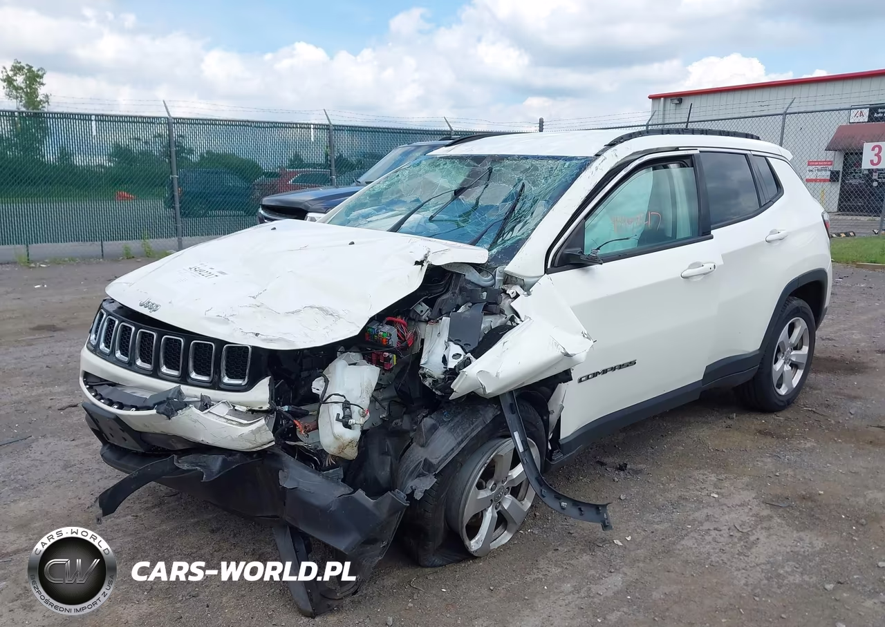 2019 Jeep Compass Latitude 4X4 VIN:3C4NJDBB9KT704213 - 2