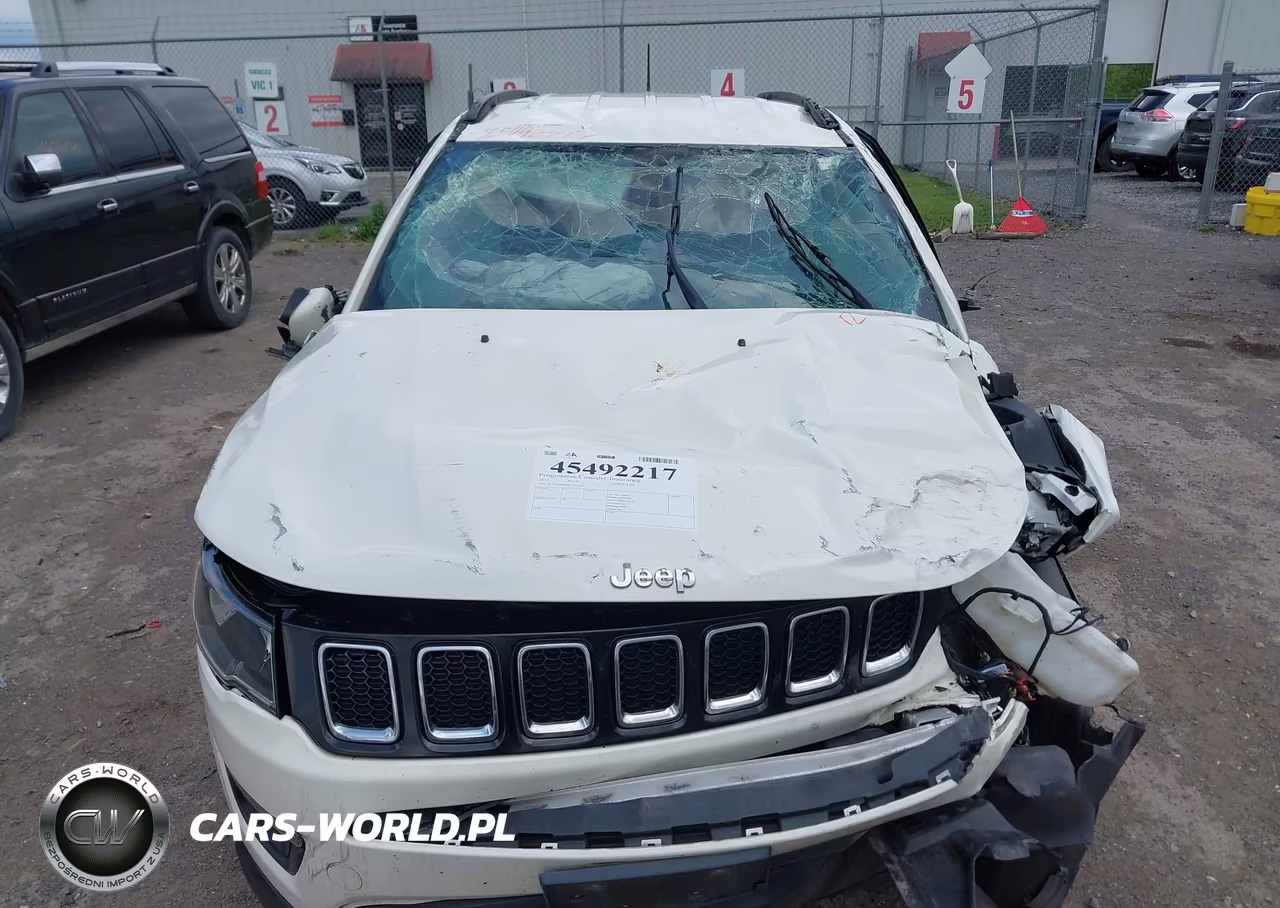2019 Jeep Compass Latitude 4X4 VIN:3C4NJDBB9KT704213 - 6