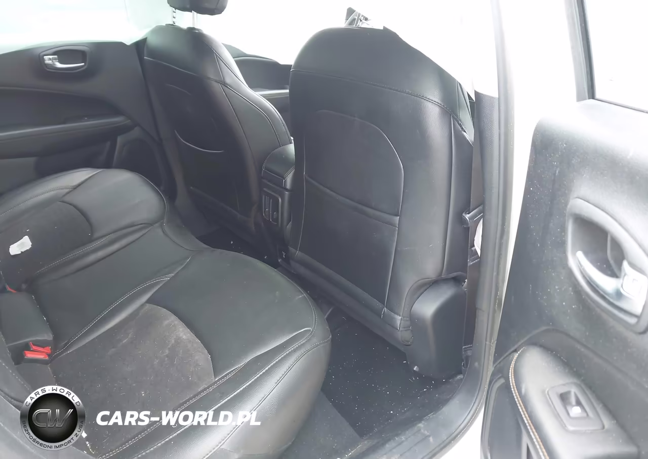 2019 Jeep Compass Latitude 4X4 VIN:3C4NJDBB9KT704213 - 8