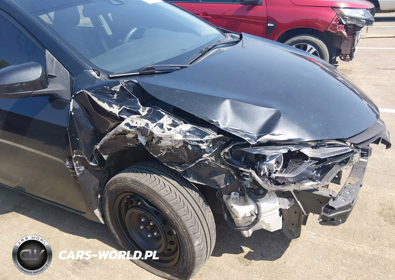 2017 Toyota Corolla Le VIN:5YFBURHE8HP586983 - 6