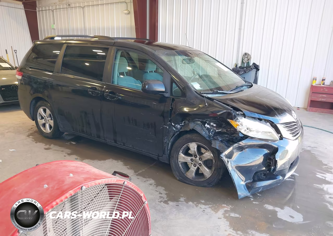 2014 Toyota Sienna Le V6 8 Passenger – zdjęcie 1 z 17