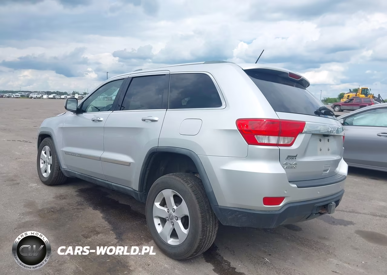 2011 Jeep Grand Cherokee Laredo VIN:1J4RR4GGXBC570252 - 15