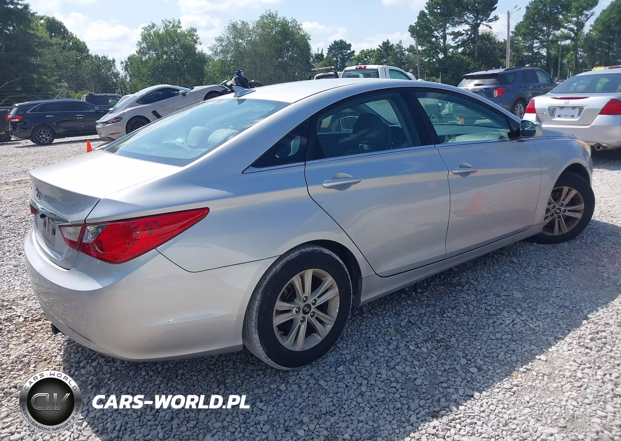 2012 Hyundai Sonata Gls VIN:5NPEB4AC9CH484807 - 4