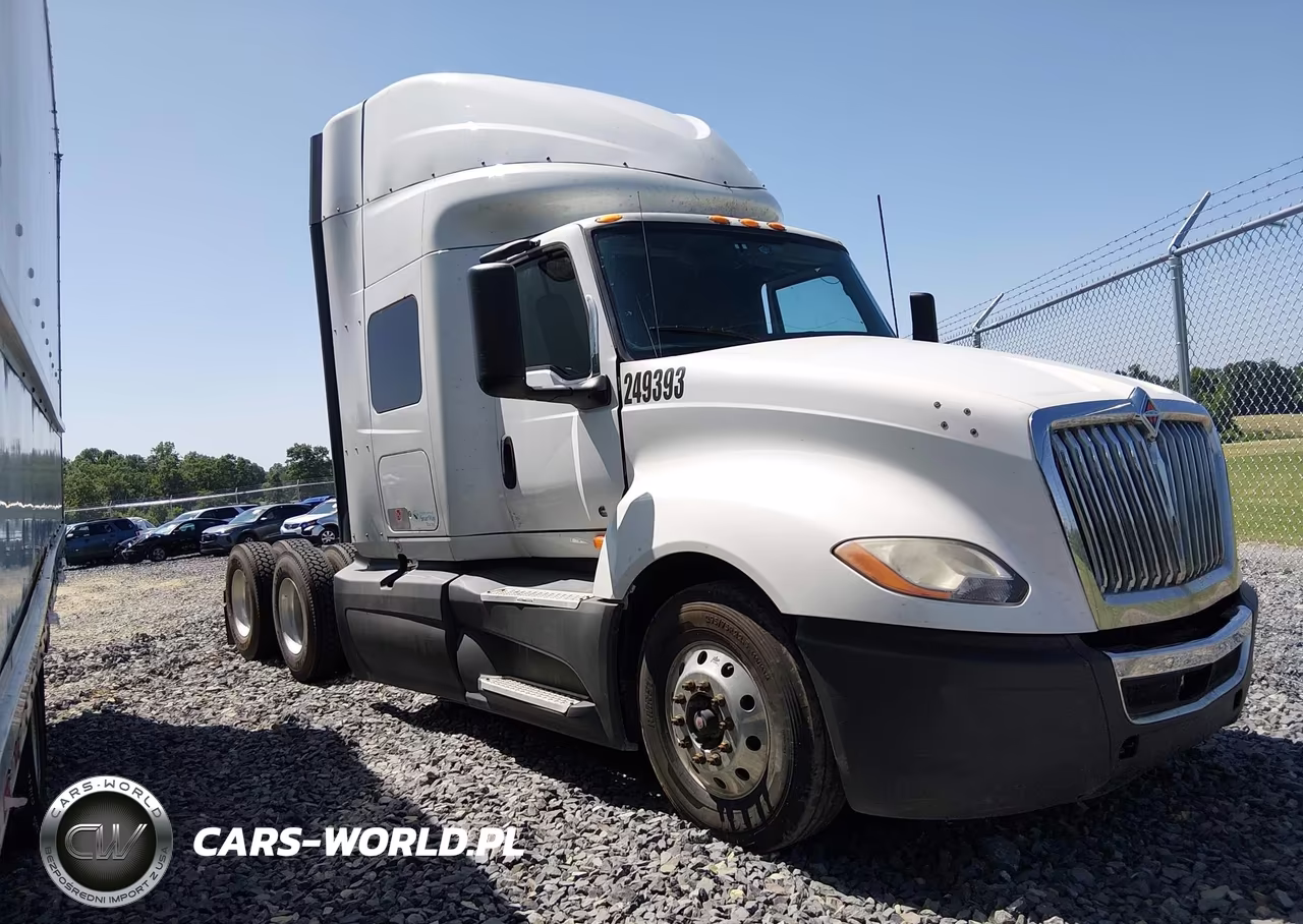 2018 International Lt