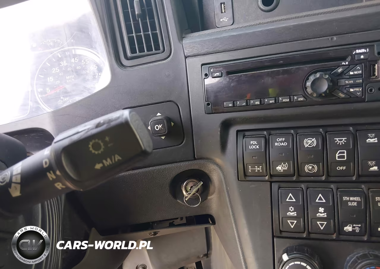 2018 International Lt VIN:3HSDZAPR3JN249393 - 10