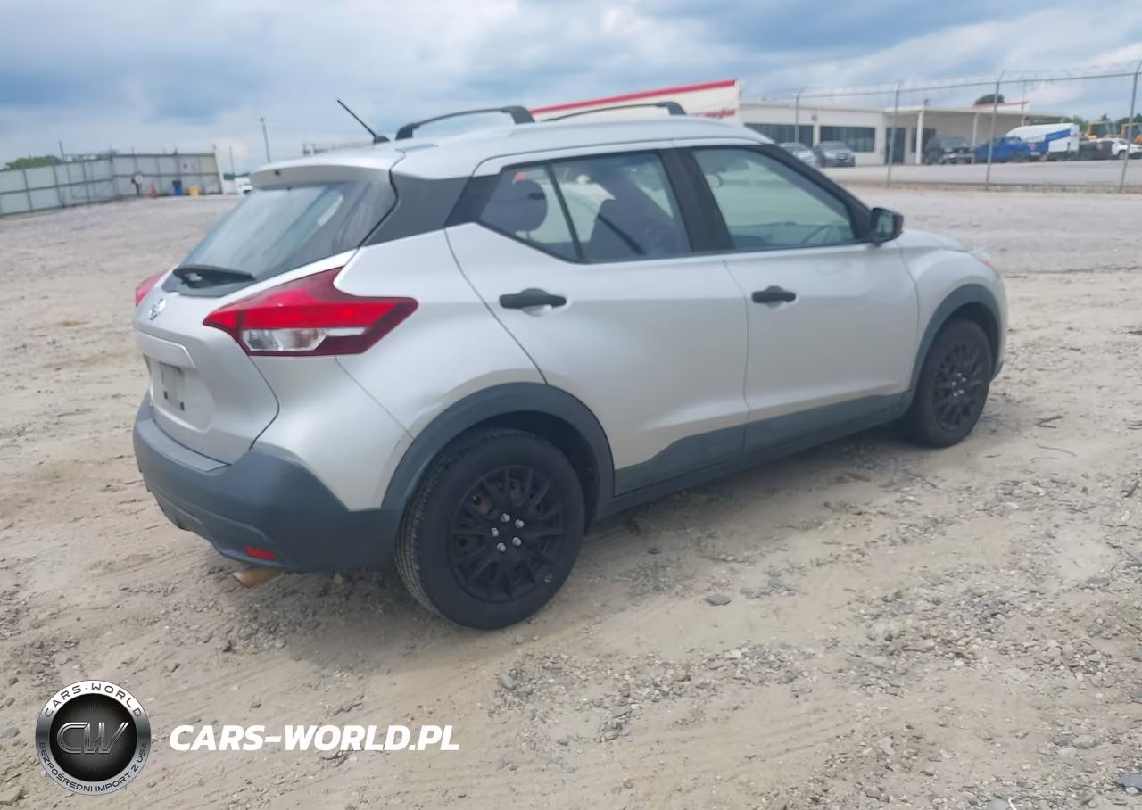 2018 Nissan Kicks S VIN:3N1CP5CU4JL534548 - 4