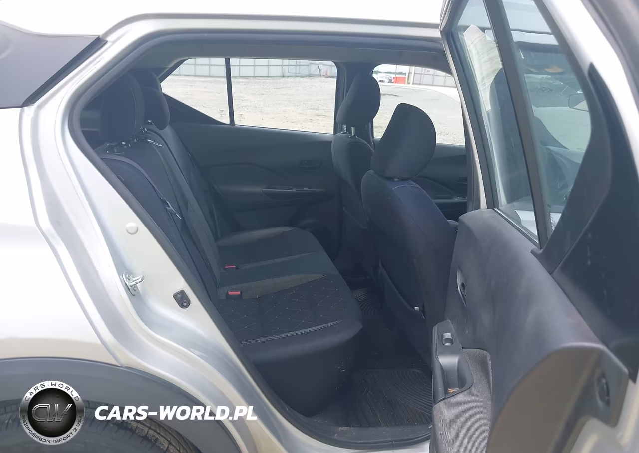 2018 Nissan Kicks S VIN:3N1CP5CU4JL534548 - 8