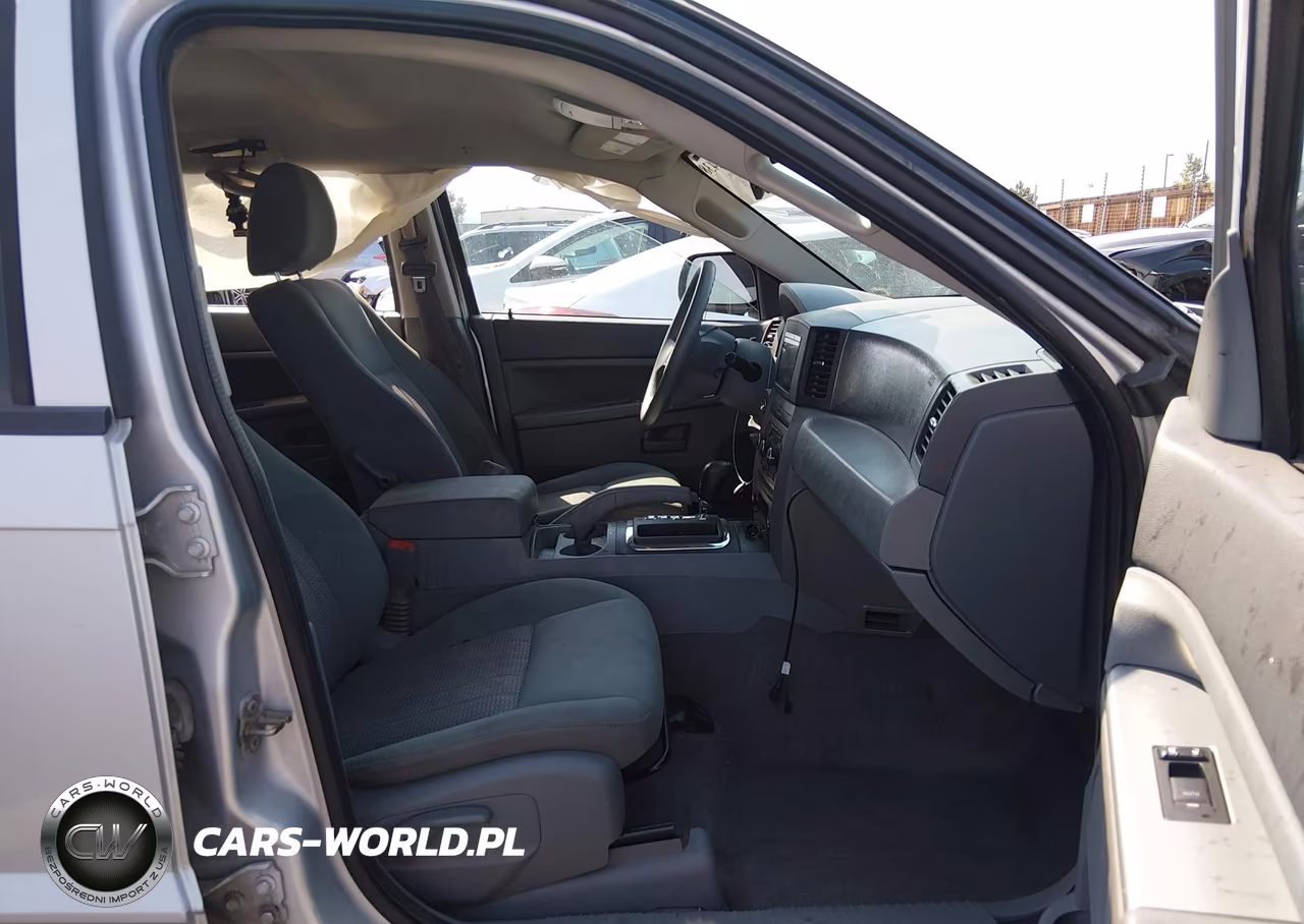 2007 Jeep Grand Cherokee Laredo VIN:1J8GR48K77C568815 - 5