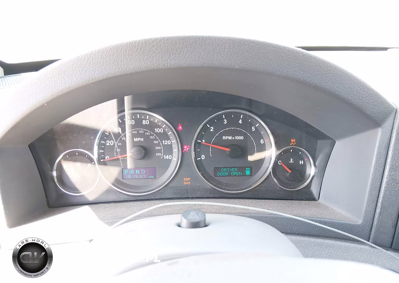 2007 Jeep Grand Cherokee Laredo VIN:1J8GR48K77C568815 - 7