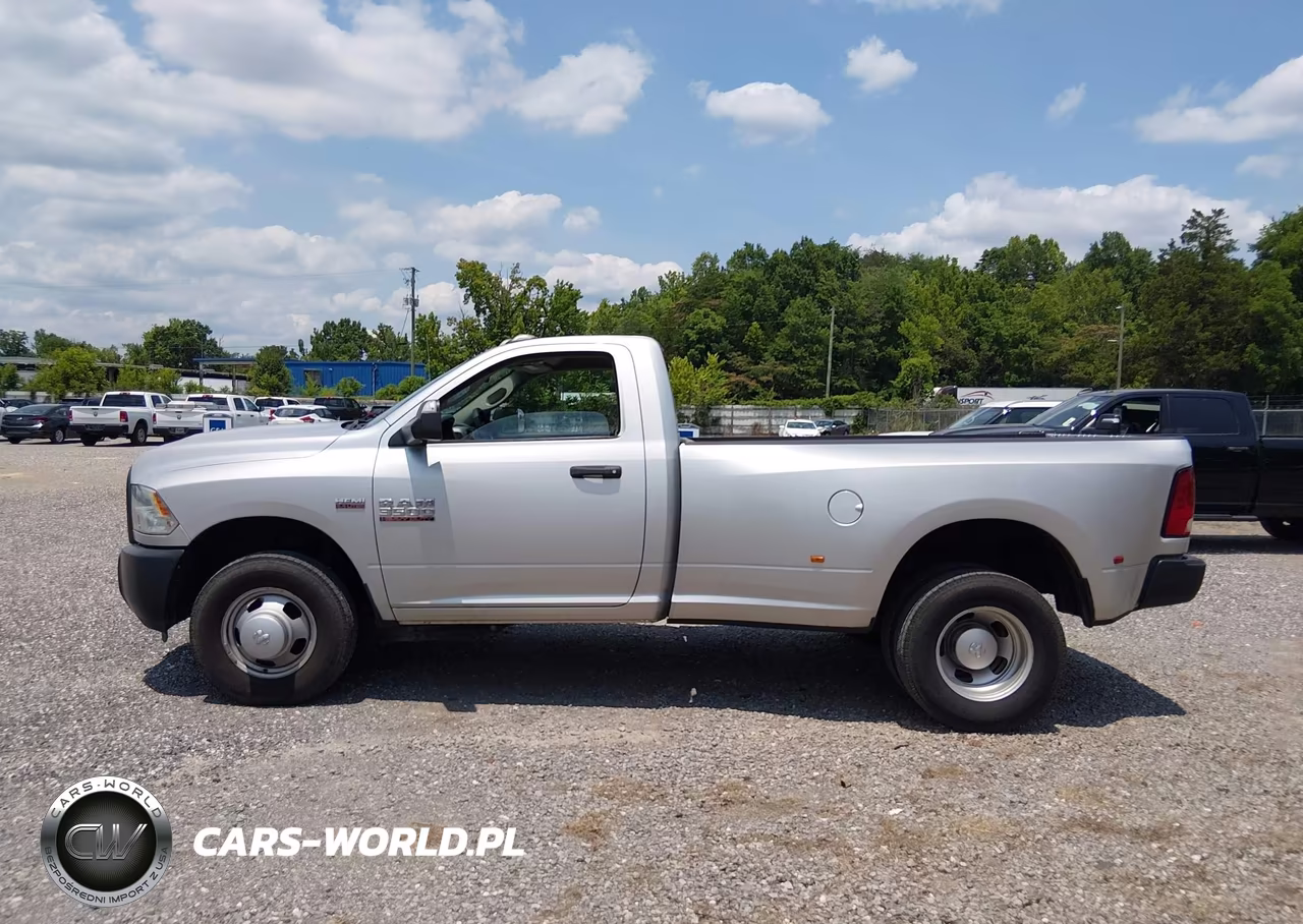 2018 Ram 3500 Tradesman 4X2 8' Box VIN:3C63RPAJ5JG383604 - 14