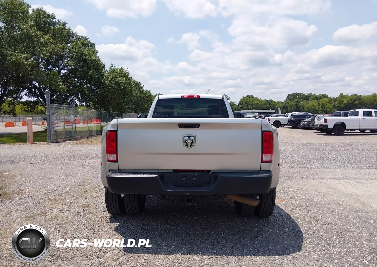 2018 Ram 3500 Tradesman 4X2 8' Box VIN:3C63RPAJ5JG383604 - 16