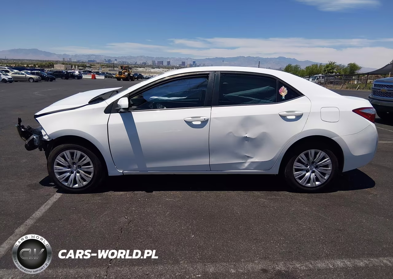 2015 Toyota Corolla Le VIN:5YFBURHE6FP218329 - 15