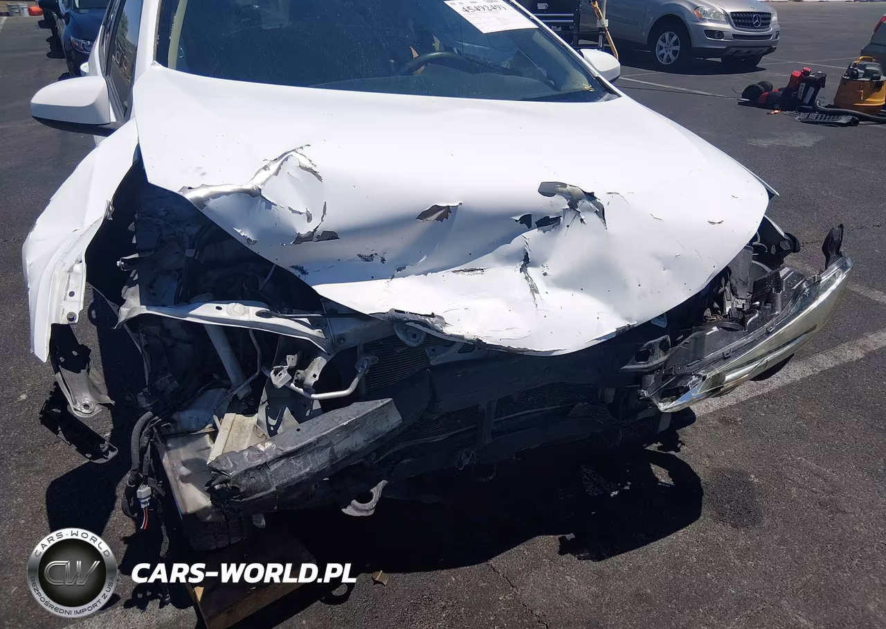 2015 Toyota Corolla Le VIN:5YFBURHE6FP218329 - 6
